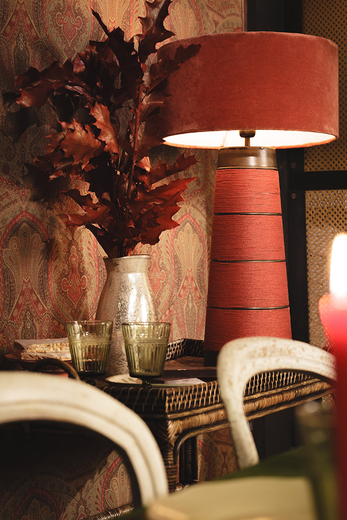 At Christmas, homes are dressed up. Trust in OFELIA Home & Decor.